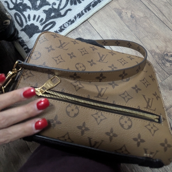 Louis Vuitton Monogram Brown Crossbody Bag - Picture 2 of 3